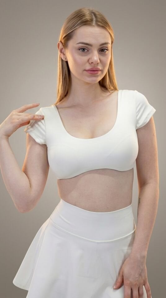 Ekru Beyaz Kısa Kol Bra (Göğüs Detaylı, Göğüs Pedli) I Heyy's Activewear