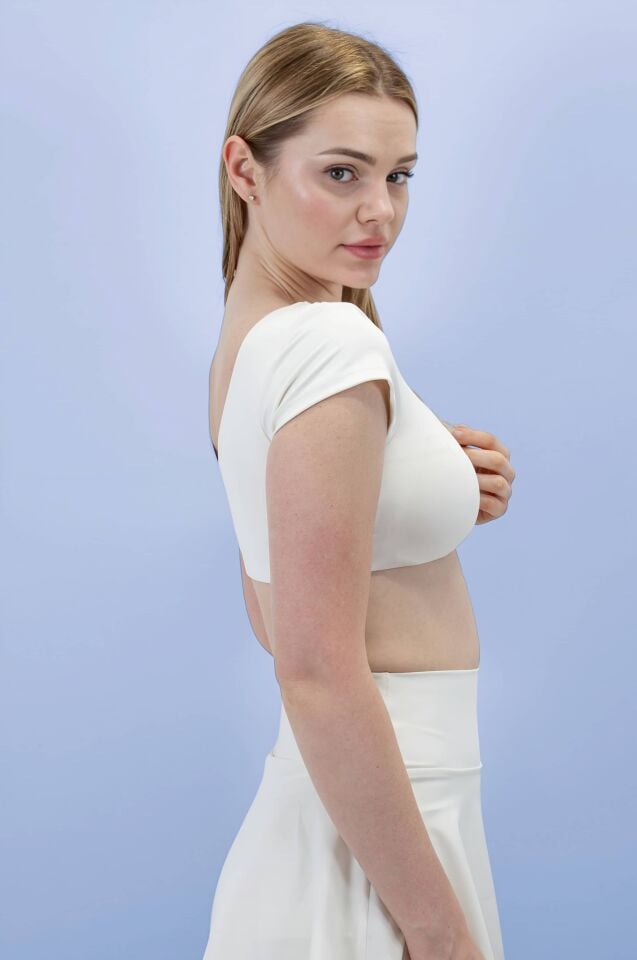 Ekru Beyaz Kısa Kol Bra (Göğüs Detaylı, Göğüs Pedli) I Heyy's Activewear